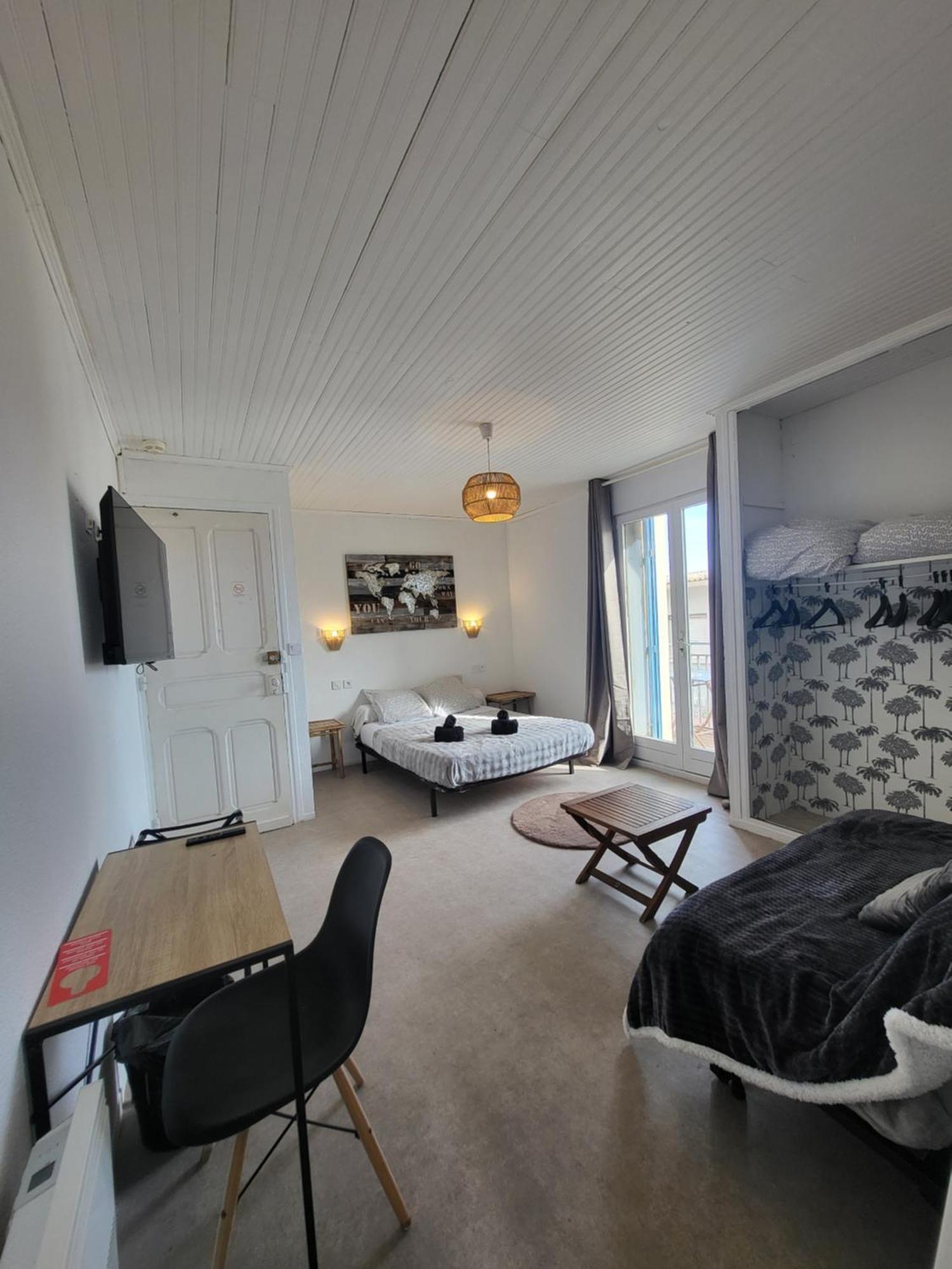 Hotel Le Chalet Valras-Plage Exteriör bild
